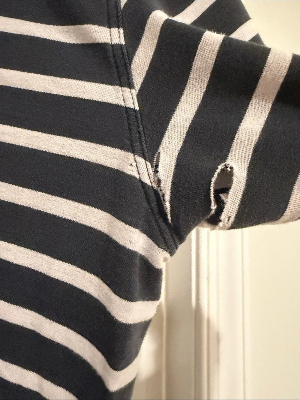 Lululemon All Yours Tee *Vitasea Yachtie Stripe Black Chrome Size 12 DAMAGED